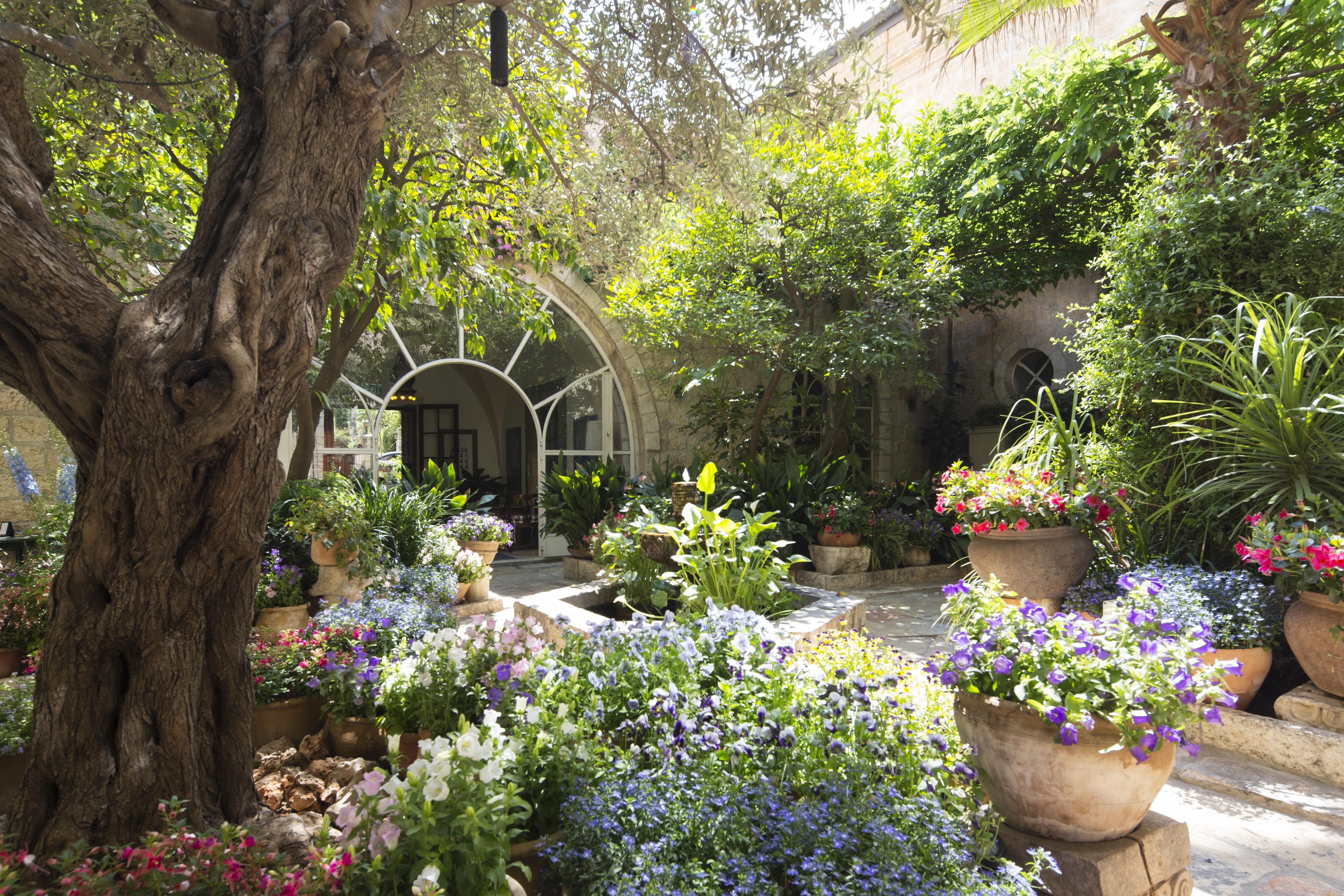 The American Colony Hotel - Small Luxury Hotels Of The World Yerusalem Bagian luar foto The courtyard of the museum